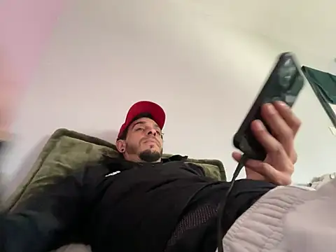 Rebeu313 online show from March 8, 1:15 pm