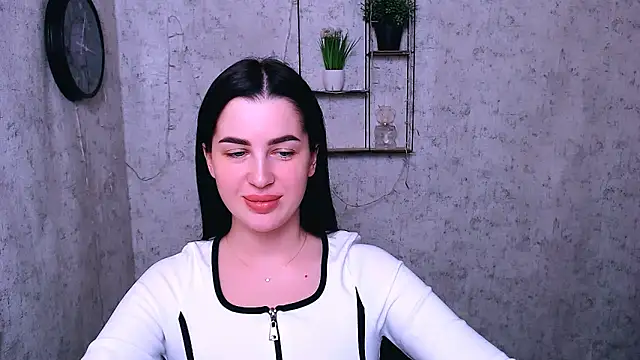 Snapshot of DivaKaily_ chatting on February 6, 9:32 am DivaKaily online show from February 6, 9:32 am