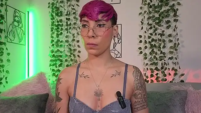 MiaMorgan  online show from March 18, 1:47 pm