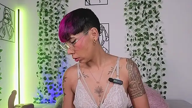 MiaMorgan  online show from May 15, 4:03 pm