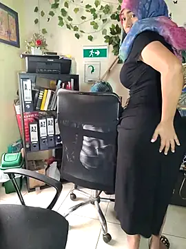 Snapshot of NAJWA-ARAB chatting on March 6, 2:40 pm NAJWA-ARAB online show from March 6, 2:40 pm