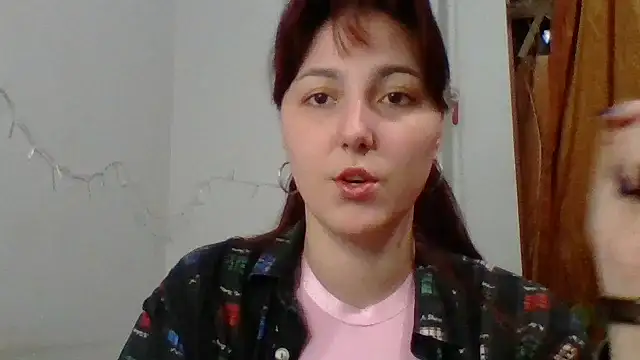Snapshot of MiaStika chatting on February 23, 5:29 pm MiaStika online show from February 23, 5:29 pm