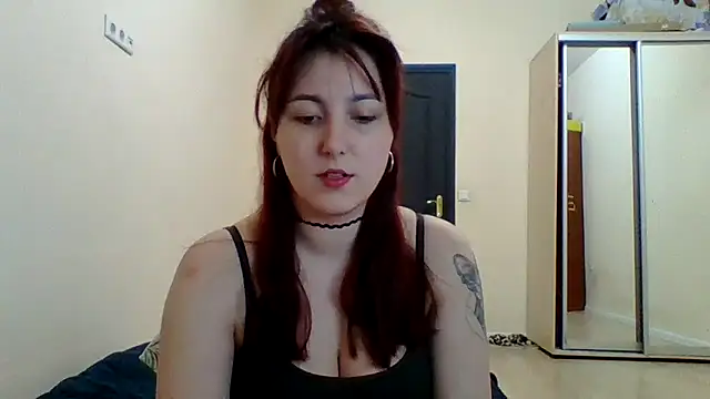 Snapshot of MiaStika chatting on March 13, 8:43 pm MiaStika online show from March 13, 8:43 pm