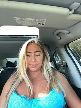 Snapshot of sunshinekisses chatting on October 11, 5:33 pm sunshinekisses online show from October 11, 5:33 pm