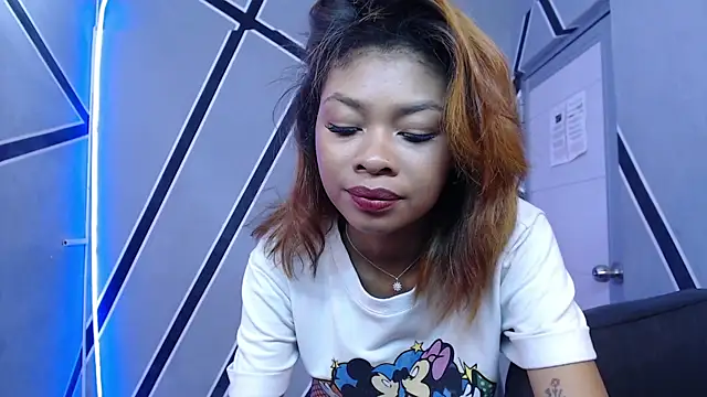 Perla prg online show from January 9, 7:50 pm