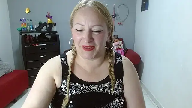 emperabigbootybigass online show from February 6, 3:20 pm