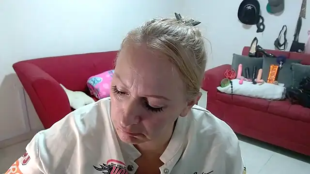 emperabigbootybigass online show from February 18, 12:23 pm