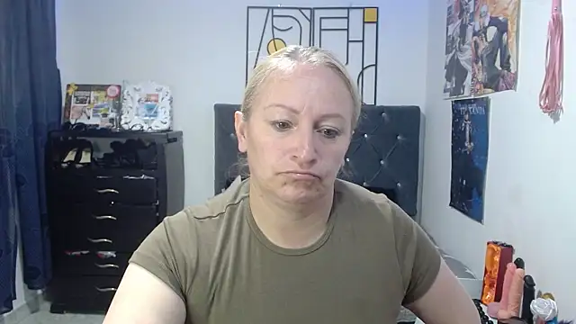 emperabigbootybigass online show from April 22, 12:18 pm