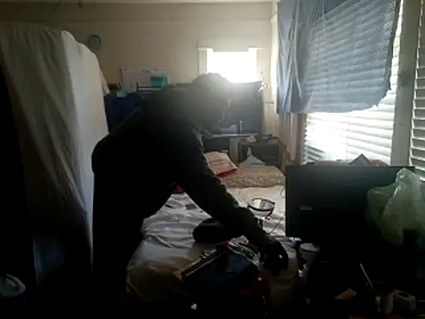 Snapshot of DevinToore chatting on October 14, 6:20 pm DevinToore online show from October 14, 6:20 pm