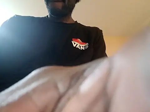 Snapshot of DevinToore chatting on October 19, 5:30 am DevinToore online show from October 19, 5:30 am