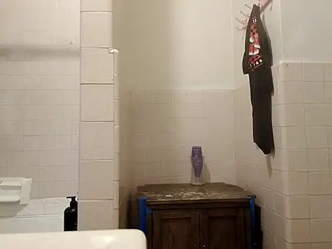 Snapshot of DevinToore chatting on October 19, 5:35 pm DevinToore online show from October 19, 5:35 pm