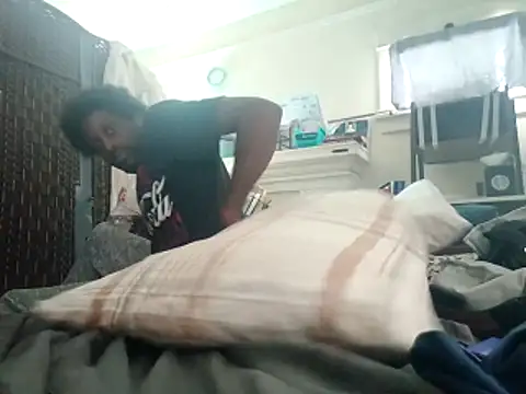 Snapshot of DevinToore chatting on November 8, 7:01 pm DevinToore online show from November 8, 7:01 pm