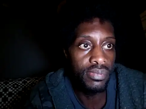 Snapshot of DevinToore chatting on November 10, 5:17 am DevinToore online show from November 10, 5:17 am