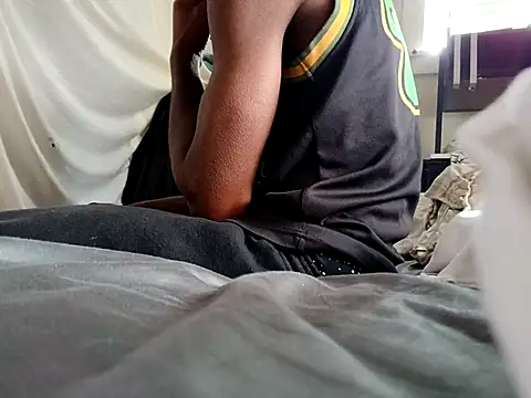 Snapshot of DevinToore chatting on November 23, 7:24 pm DevinToore online show from November 23, 7:24 pm