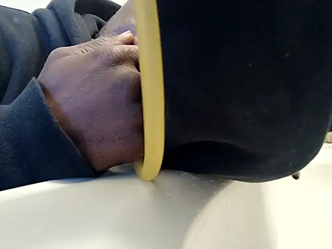 Snapshot of DevinToore chatting on December 1, 11:21 pm DevinToore online show from December 1, 11:21 pm