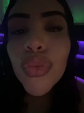 iTrapXXXBACKUP online show from March 12, 6:25 pm