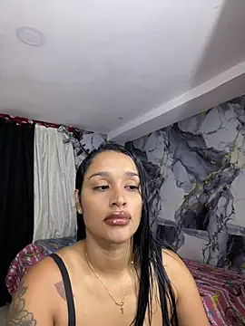 Snapshot of KatalinnaBrown chatting on June 25, 12:10 am KatalinnaBrown online show from June 25, 12:10 am