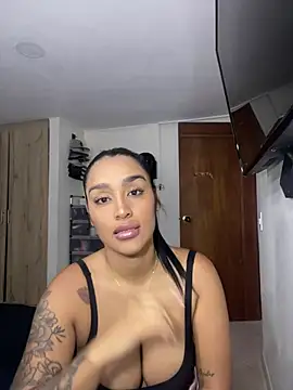 Snapshot of KatalinnaBrown chatting on July 24, 10:41 pm KatalinnaBrown online show from July 24, 10:41 pm