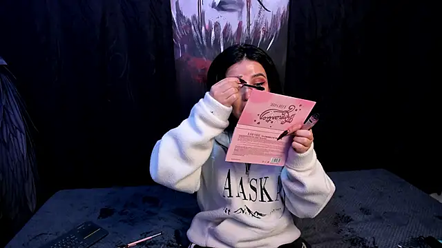 Snapshot of Kylie-fox chatting on October 15, 11:27 pm Kylie-fox online show from October 15, 11:27 pm