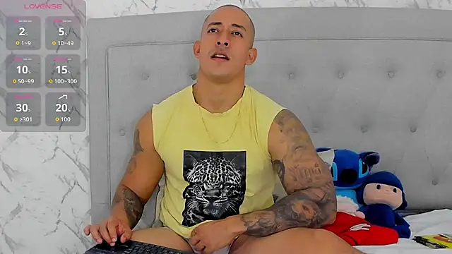 luigiferrara online show from January 6, 12:14 am