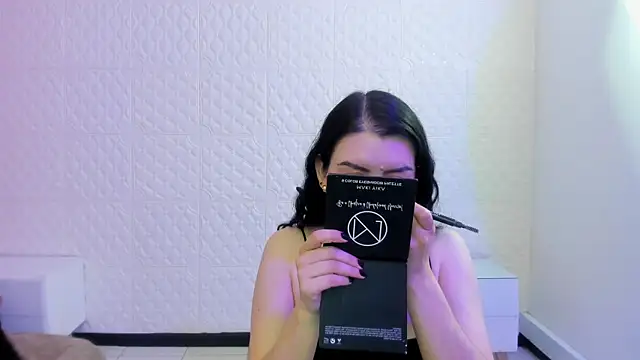 Violetaa diazz online show from April 24, 9:06 pm