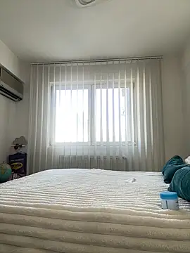 Snapshot of Amberseyes chatting on April 23, 7:52 am Amberseyes online show from April 23, 7:52 am