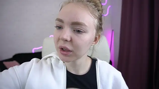 EmilySunshineS online show from November 29, 1:47 pm