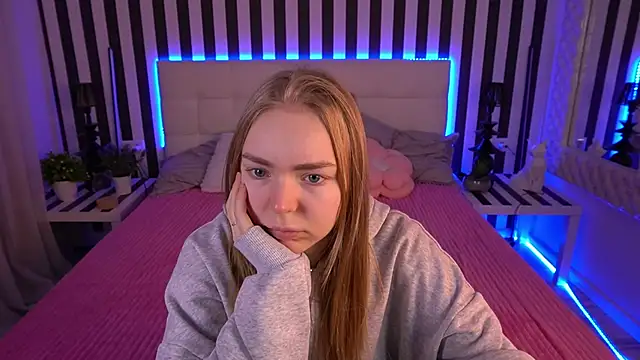 EmilySunshineS online show from April 15, 5:47 am