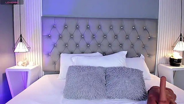 VioletthaRous online show from January 9, 10:44 pm