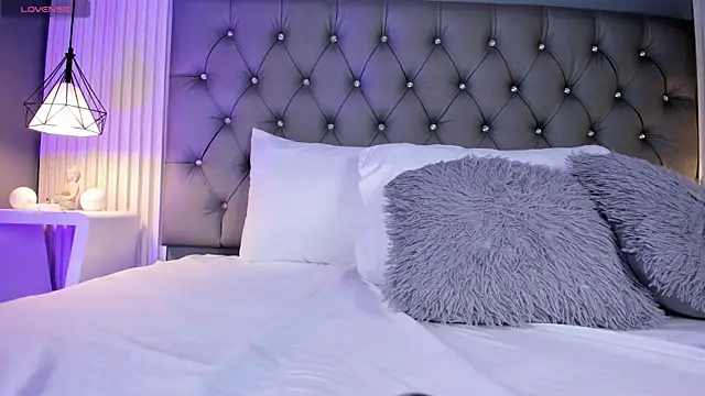 VioletthaRous online show from March 19, 10:36 pm