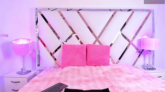 naughty  sara online show from November 22, 11:42 am