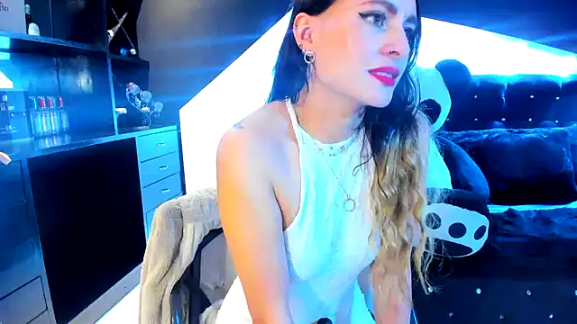 Coral Gibson online show from February 28, 6:41 pm