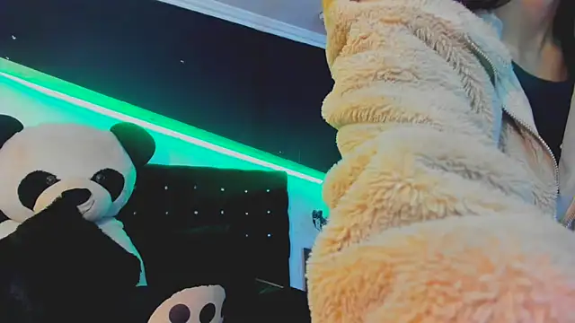 Coral Gibson online show from March 21, 12:17 pm