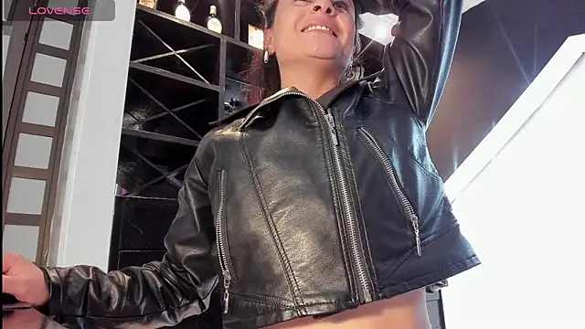 Coral Gibson online show from April 22, 3:02 pm