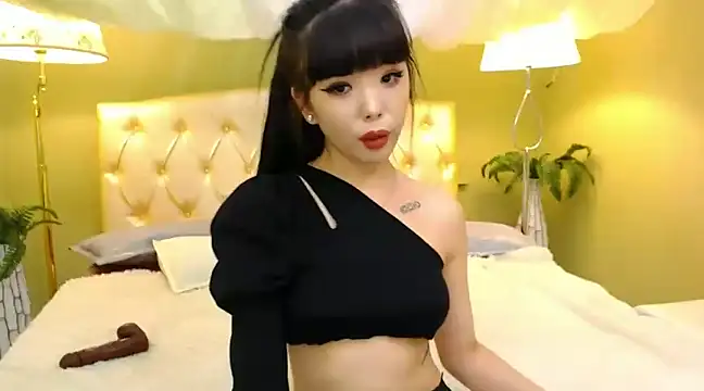 Snapshot of lilzannye chatting on February 3, 3:42 am lilzannye online show from February 3, 3:42 am