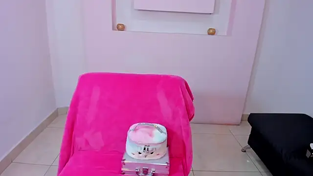 ScarlettWet9 online show from December 3, 4:03 am