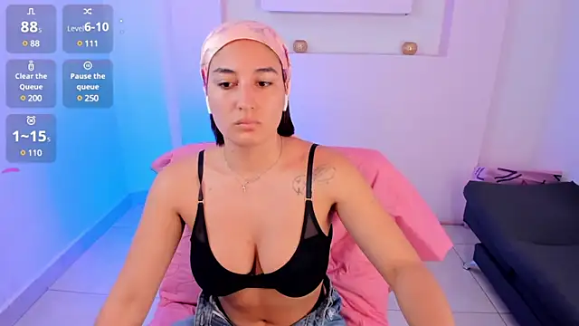 ScarlettWet9 online show from December 15, 3:45 am