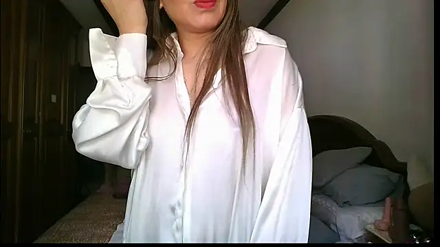 KarolinaReaper online show from April 22, 1:45 pm