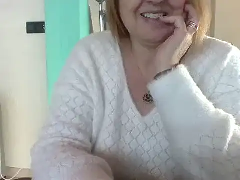 Sandcoq online show from December 17, 1:05 pm