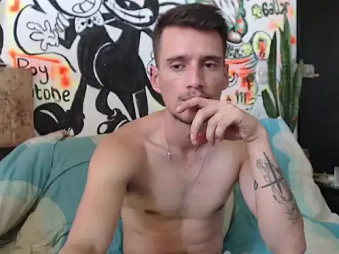 Snapshot of roystonee01 chatting on September 14, 2:27 pm roystonee01 online show from September 14, 2:27 pm