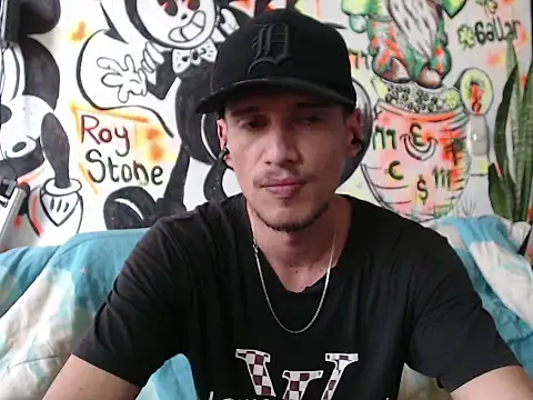 Snapshot of roystonee01 chatting on September 16, 3:02 pm roystonee01 online show from September 16, 3:02 pm