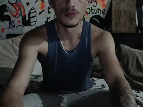 Snapshot of roystonee01 chatting on September 28, 9:58 am roystonee01 online show from September 28, 9:58 am