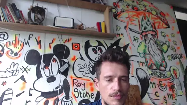 Snapshot of roystonee01 chatting on October 13, 11:54 am roystonee01 online show from October 13, 11:54 am