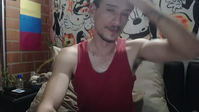 Snapshot of roystonee01 chatting on October 28, 1:31 am roystonee01 online show from October 28, 1:31 am