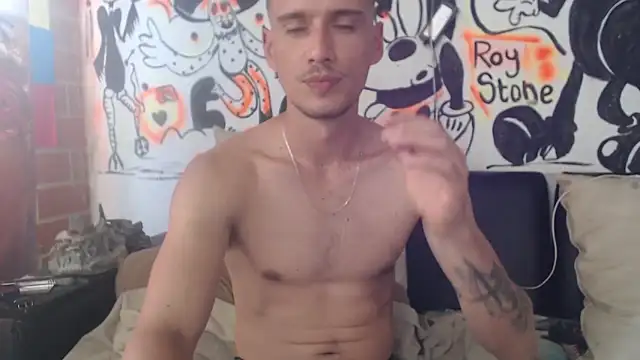 Snapshot of roystonee01 chatting on November 29, 9:29 pm roystonee01 online show from November 29, 9:29 pm