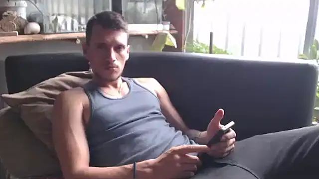 roystonee01 online show from April 23, 5:59 pm