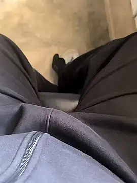 rana9639 1 online show from December 14, 6:35 am