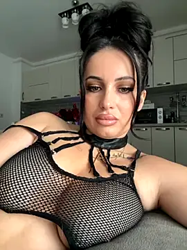 Snapshot of melissablack chatting on October 23, 7:18 am melissablack online show from October 23, 7:18 am