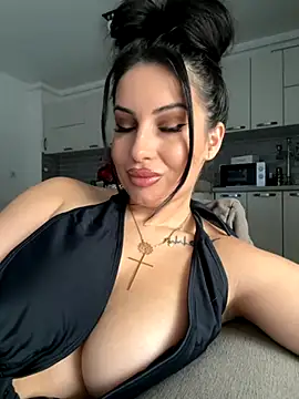 Snapshot of melissablack chatting on October 28, 7:56 am melissablack online show from October 28, 7:56 am