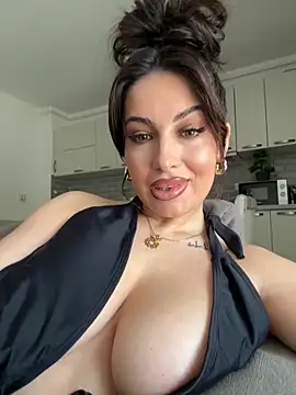 Snapshot of melissablack chatting on May 5, 7:38 am melissablack online show from May 5, 7:38 am